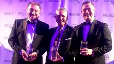 BCR a primit din partea Euromoney distincţia „Cea mai bună transformare a unei bănci din Europa Centrală şi de Est” BCR a primit din partea Euromoney distincţia „Cea mai bună transformare a unei bănci din Europa Centrală şi de Est”