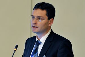 Manolescu, la Gala Business-ului Românesc: Legea holdingului va fi dezbătută în Parlament Manolescu, la Gala Business-ului Românesc: Legea holdingului va fi dezbătută în Parlament