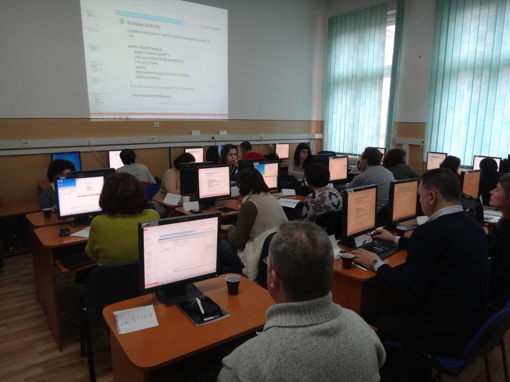 Aproape 60.000 de elevi au învăţat programare la Oracle Academy, în 2014 Aproape 60.000 de elevi au învăţat programare la Oracle Academy, în 2014