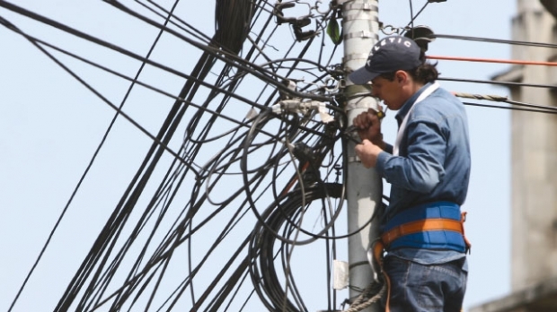 Primăria Bucureşti negociază cu ENEL preluarea reţelei de iluminat public din Capitală