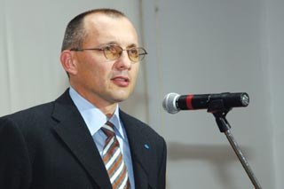 Helmut Ignat, Director General Konica Minolta: Empiricul „ne descurcăm“ nu ţine loc de strategie naţională