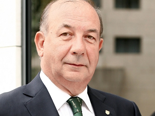 CEC Bank lansează două pachete atractive, destinate persoanelor fizice CEC Bank lansează două pachete atractive, destinate persoanelor fizice