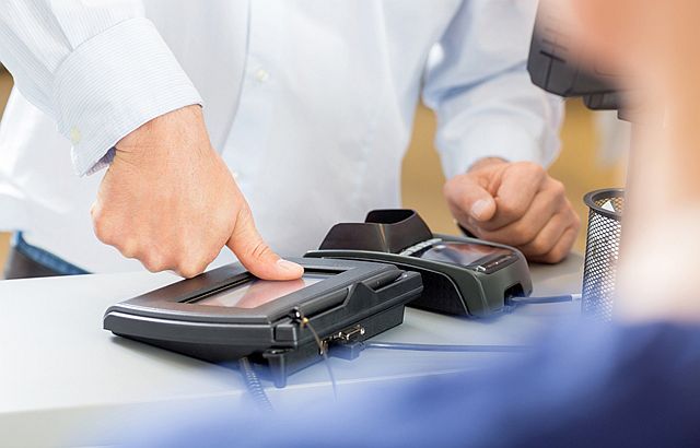 Visa: Europenii îşi doresc sisteme de identificare biometrică pentru securizarea plăților Visa: Europenii îşi doresc sisteme de identificare biometrică pentru securizarea plăților