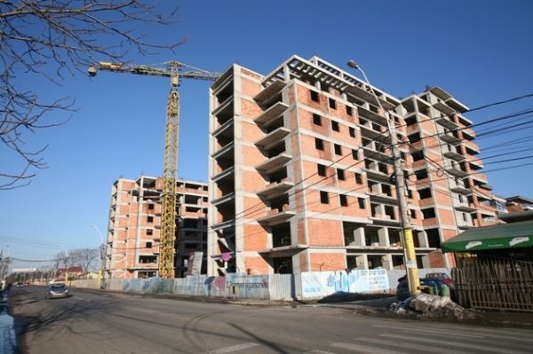 Un august 2016 în declin pentru constructori