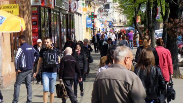 INS: costul mediu lunar al forţei de muncă a crescut cu 6,7% în 2015 INS: costul mediu lunar al forţei de muncă a crescut cu 6,7% în 2015