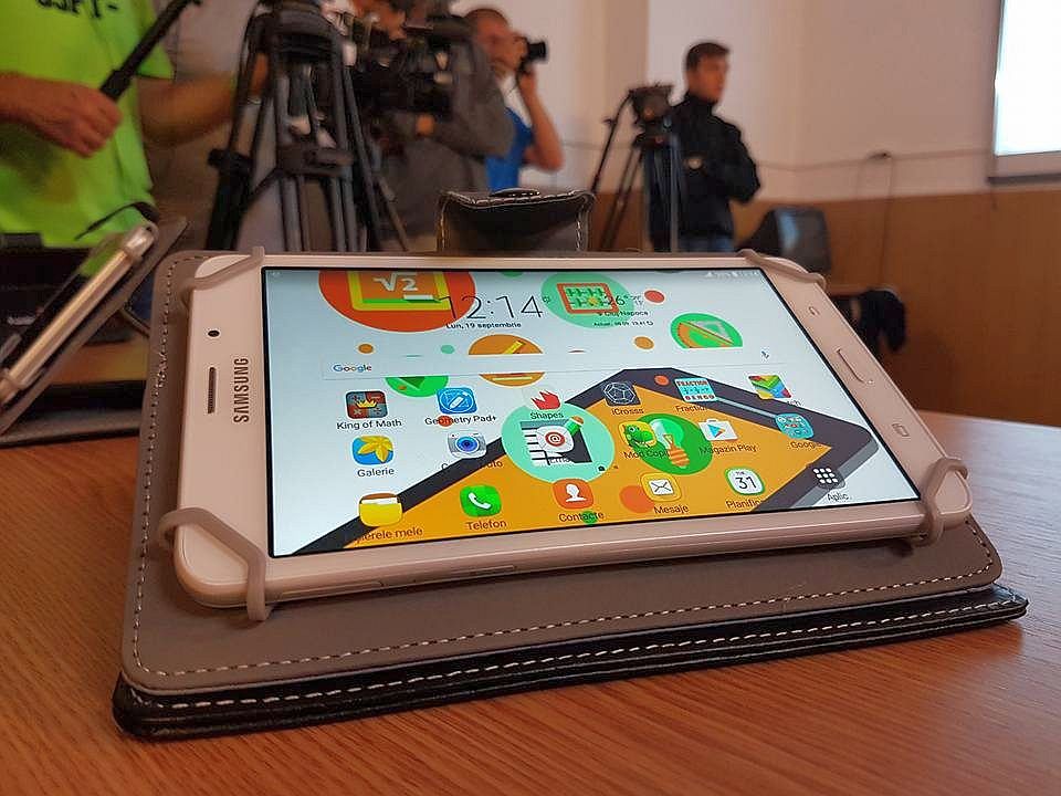 Fundaţia Orange a lansat programul „Digitaliada”, investind 350.000 de euro în educaţia elevilor de la ţară