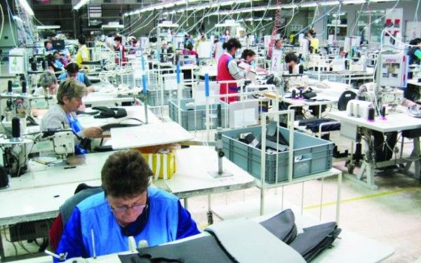 În luna august, comenzile noi din industria prelucrătoare au crescut cu 17%