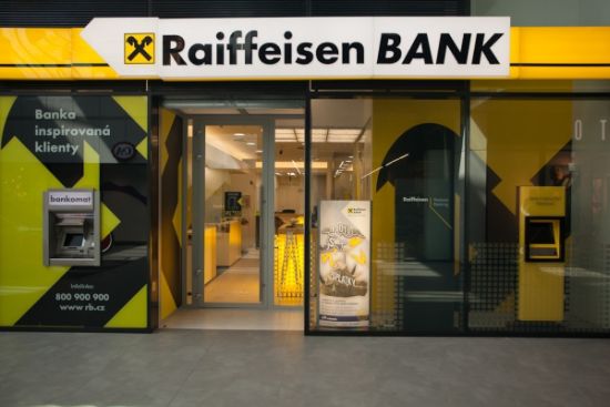 Raiffeisen Bank a fost desemnată „Banca Anului 2016” în România