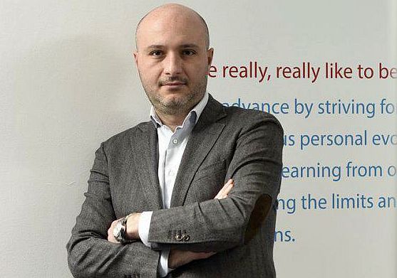 eMAG lansează programul „Deschide România” eMAG lansează programul „Deschide România”