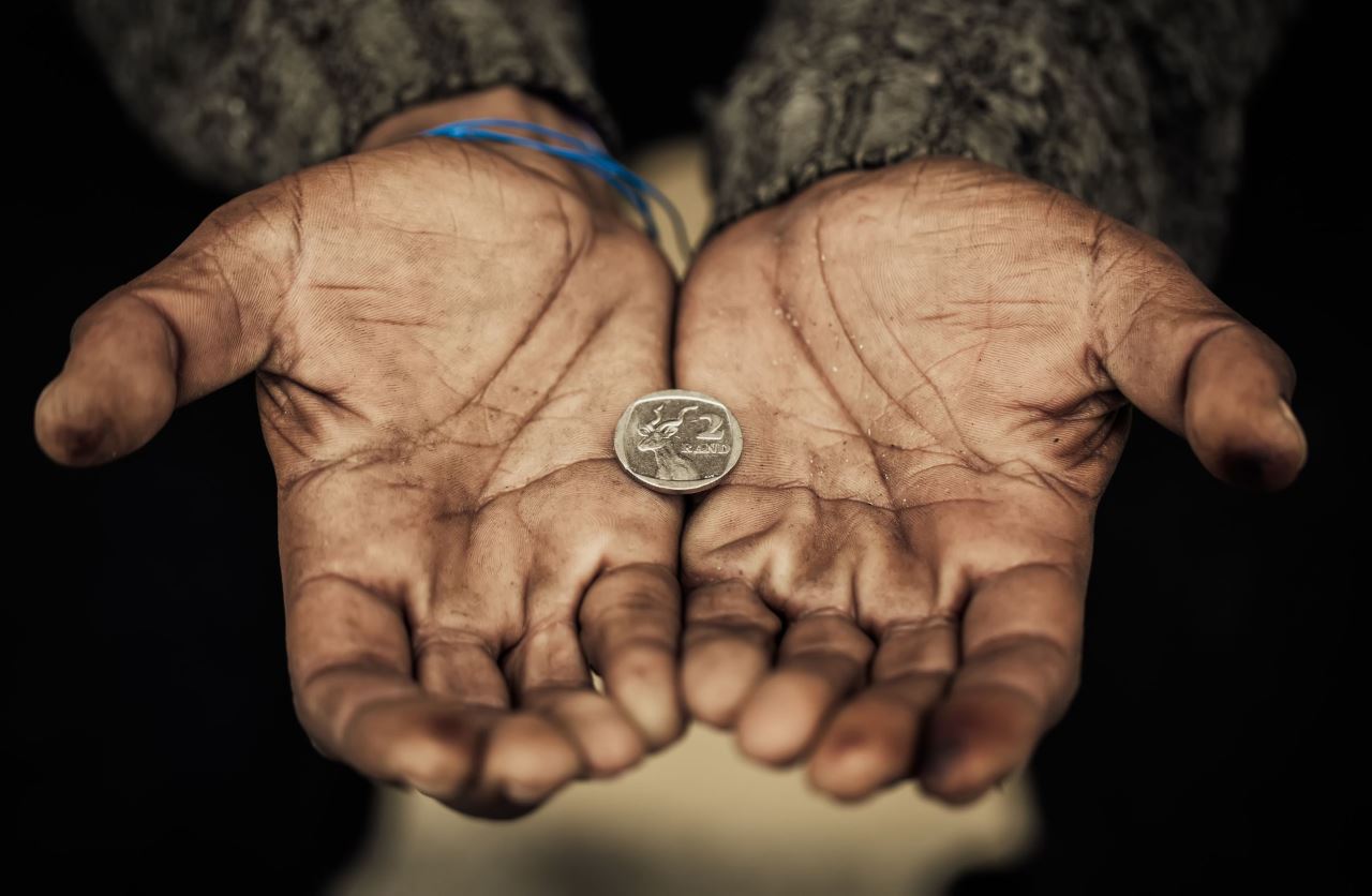 Riscul de sărăcie după standardele europene – maxim în România