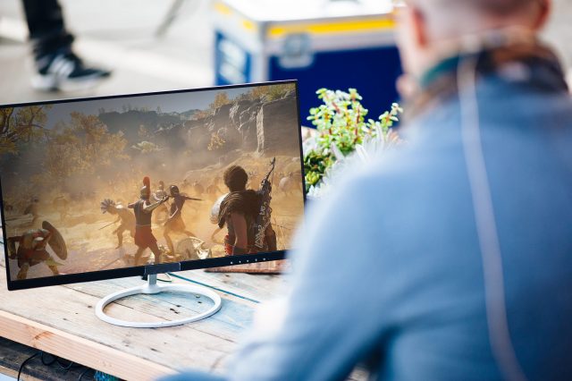 Ubisoft București oferă până la 2.030 lei net lunar unui game tester începător