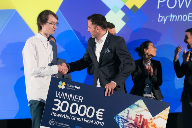 PowerUp! – o nouă ediție a concursului cu premii de până la 50.000 de euro pentru start-up-uri românești cu energia de a schimba lumea