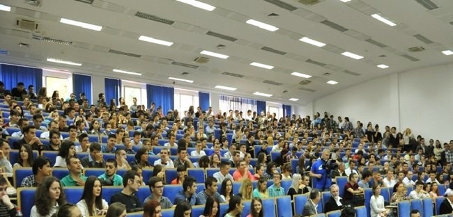 Peste 1.000 de studenți, la seminariile de educație financiară ale ASF