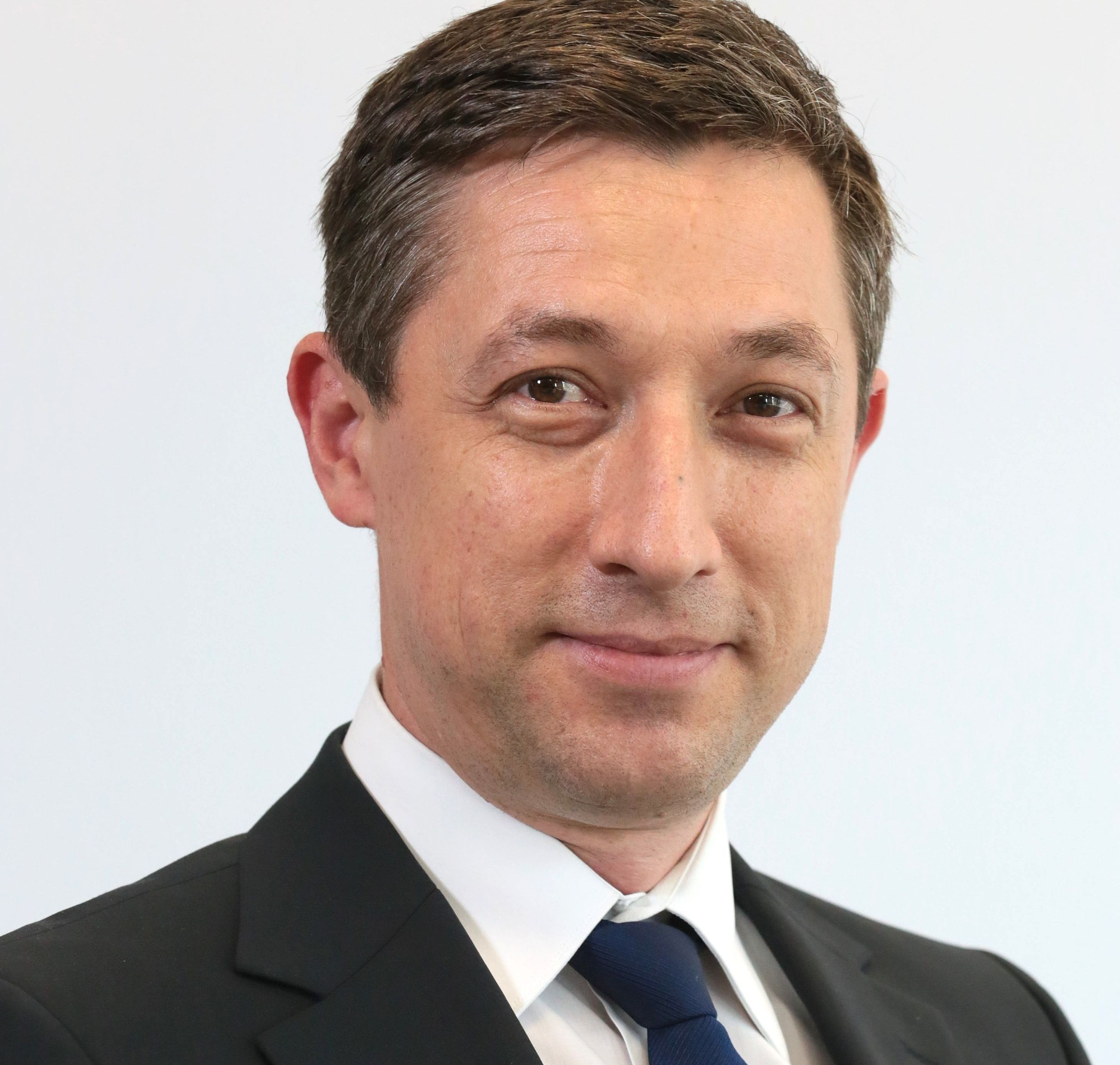 Lucian Enaru este noul Director General Schneider Electric România și Republica Moldova Lucian Enaru este noul Director General Schneider Electric România și Republica Moldova