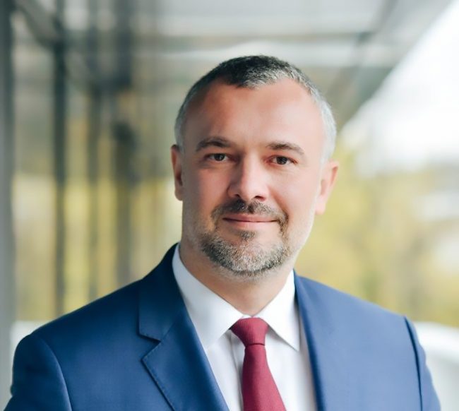 Războiul celor două turnuri asupra ordonanței moratoriului în România
