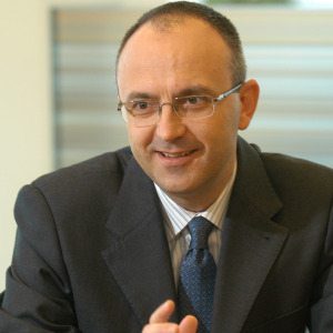 Răsvan Radu, CEO al UniCredit, ales Președinte al Consiliului Patronatelor Bancare