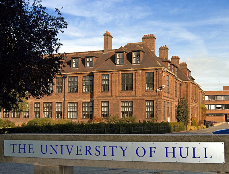 Azi începe competiţia pentru trei burse la Executive MBA University of Hull în valoare totală de 30.000 de euro