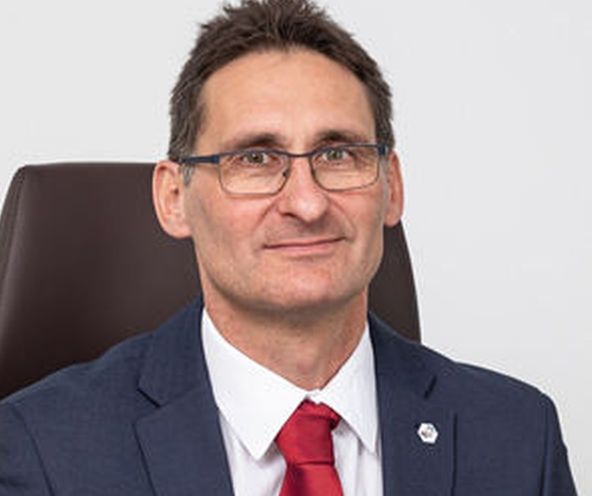 Asociaţia Producătorilor şi Distribuitorilor de Chimicale din România (APDCR)  îl alege ca nou președinte pe Tivadar Runtag, CEO-ul Chimcomplex