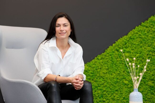 FLOWX.AI deschide birou la Paris pentru a se dezvolta în Europa după obținerea rundei de finanțare de la finalul lui 2021