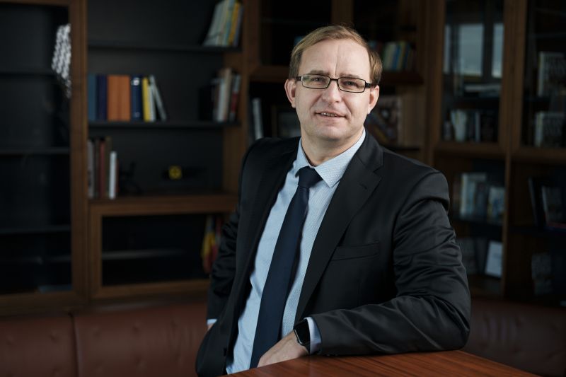 Zdenek Romanek preia oficial mandatul de CEO al Raiffeisen Bank România Zdenek Romanek preia oficial mandatul de CEO al Raiffeisen Bank România