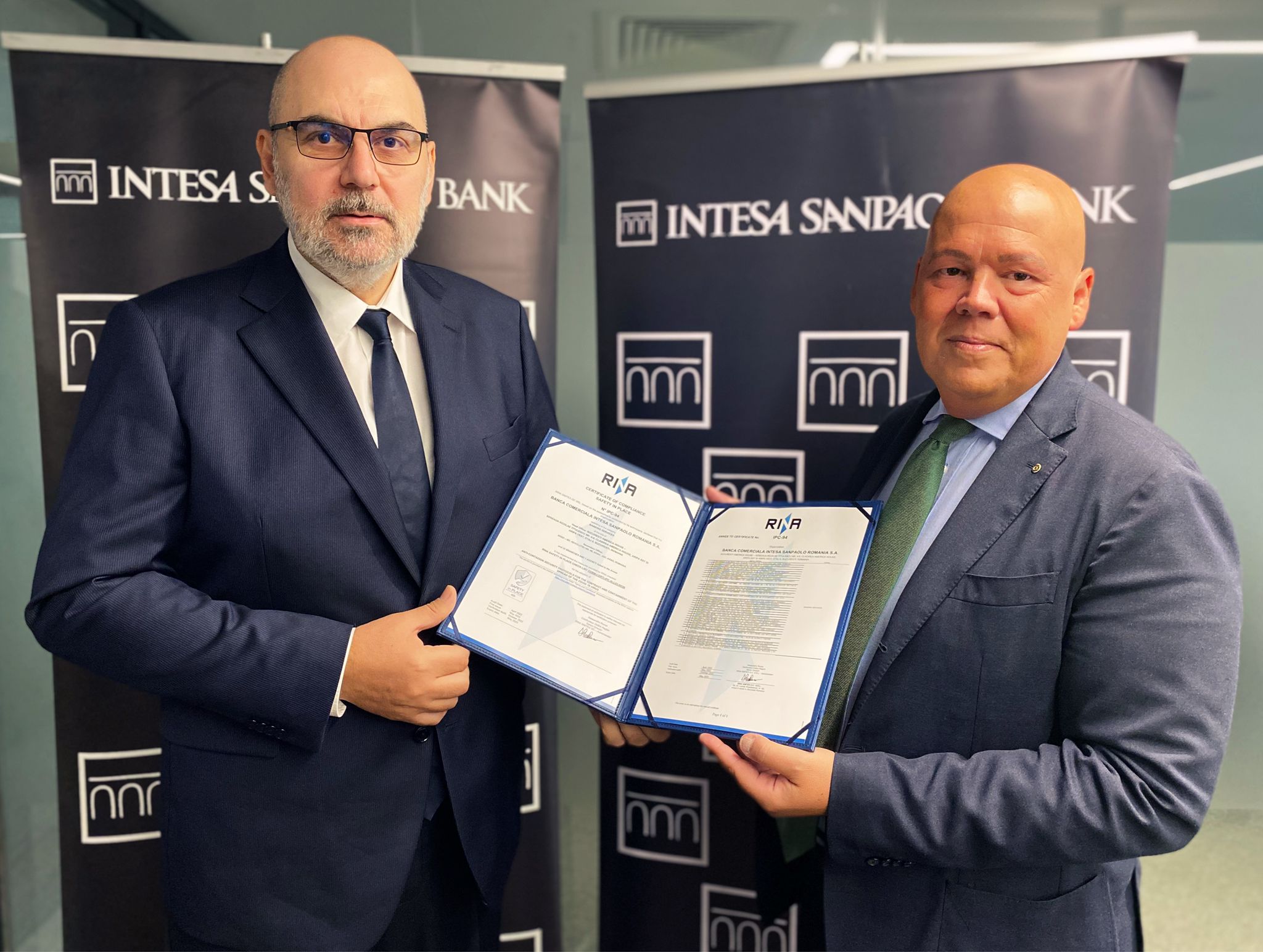Intesa Sanpaolo Bank a obținut certificarea “SAFETY in PLACE”, acordată de RINA Intesa Sanpaolo Bank a obținut certificarea “SAFETY in PLACE”, acordată de RINA
