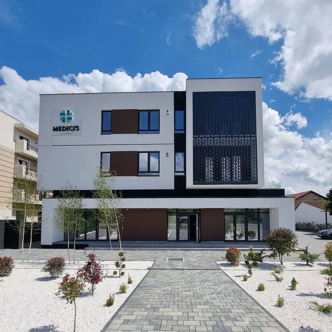 Grupul MedLife a finalizat achiziția Medici’s, cel mai mare operator medical din Timișoara Grupul MedLife a finalizat achiziția Medici’s, cel mai mare operator medical din Timișoara