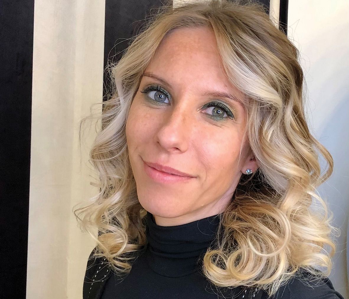 Ioana PÂRVU, Director, Direcția Carduri și Soluții de Plată, Departament Retail Customer Value Management, BRD Groupe Société Générale: Ne propunem să menținem costuri accesibile și să oferim cât mai multe beneficii Ioana PÂRVU, Director, Direcția Carduri și Soluții de Plată, Departament Retail Customer Value Management, BRD Groupe Société Générale: Ne propunem să menținem costuri accesibile și să oferim cât mai multe beneficii