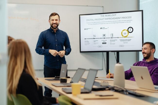 RebelDot, dezvoltator de software din Cluj-Napoca, deschide 100 de poziții noi în 2023 și obține certificarea Best Places to Work, fiind recunoscut drept unul dintre angajatorii de top din România RebelDot, dezvoltator de software din Cluj-Napoca, deschide 100 de poziții noi în 2023 și obține certificarea Best Places to Work, fiind recunoscut drept unul dintre angajatorii de top din România
