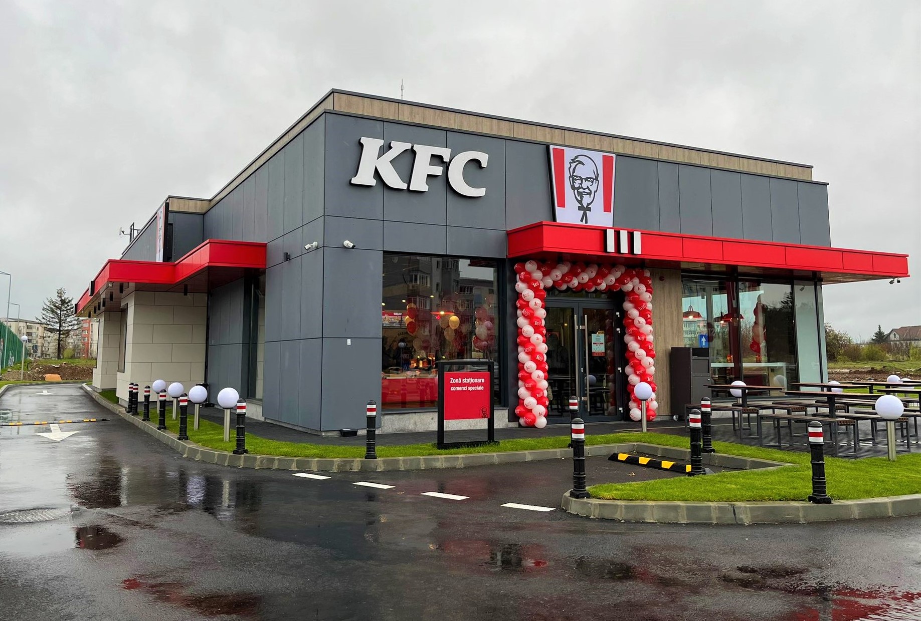 Sphera Franchise Group deschide un nou restaurant KFC, la Slatina Sphera Franchise Group deschide un nou restaurant KFC, la Slatina