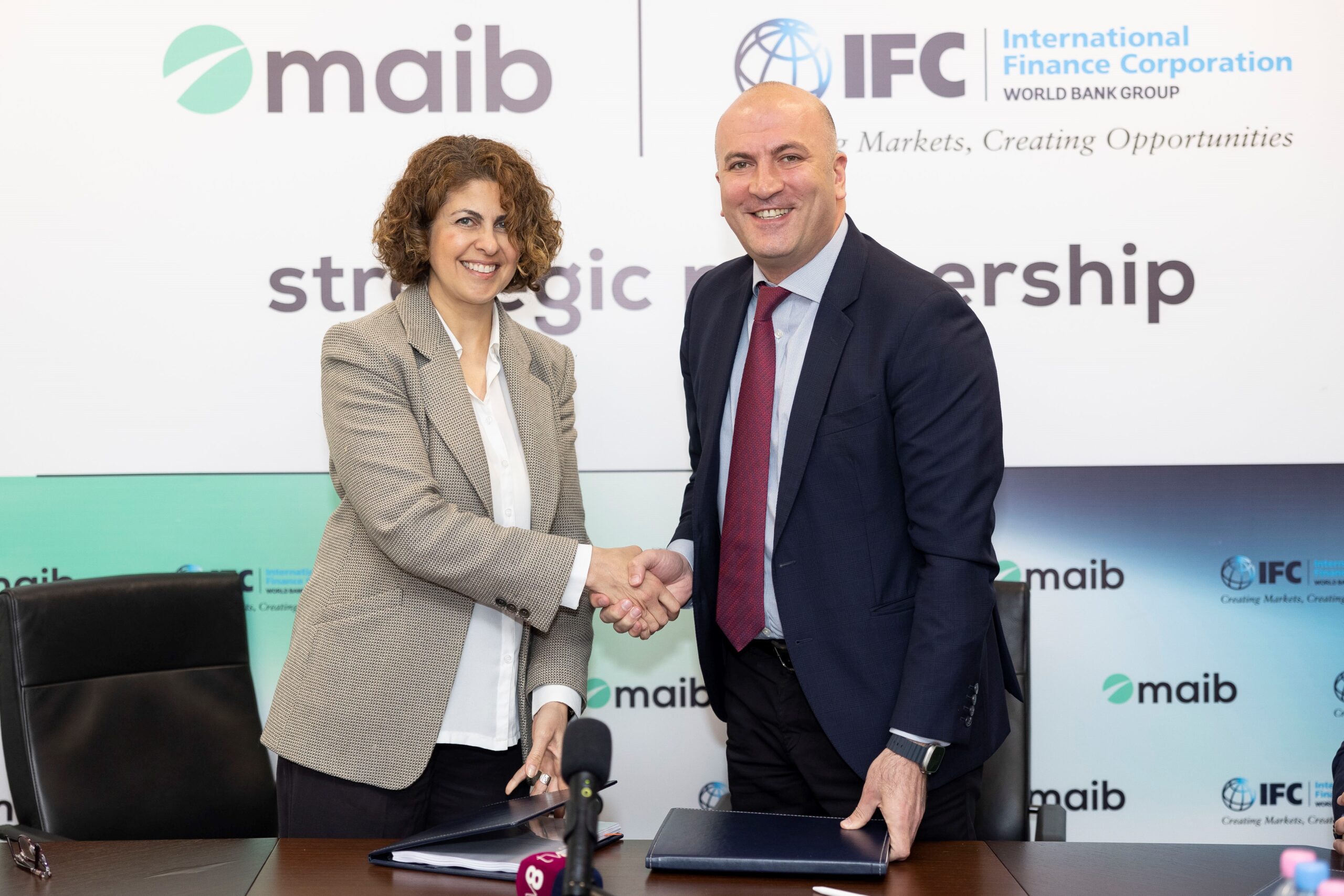 Maib a semnat un acord de finanțare cu IFC, de 20 milioane de euro, pentru sprijinirea IMM-urilor din Republica Moldova