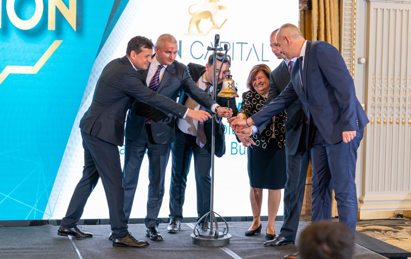 Prima şedinţă de tranzacţionare pentru Lion Capital cu nouă identitate de brand şi sub noul simbol bursier la Bursa de Valori Bucureşti Prima şedinţă de tranzacţionare pentru Lion Capital cu nouă identitate de brand şi sub noul simbol bursier la Bursa de Valori Bucureşti