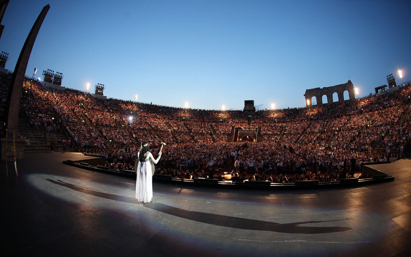 Clienții UniCredit beneficiază de reduceri de 20% la Festivalul de Operă Arena di Verona