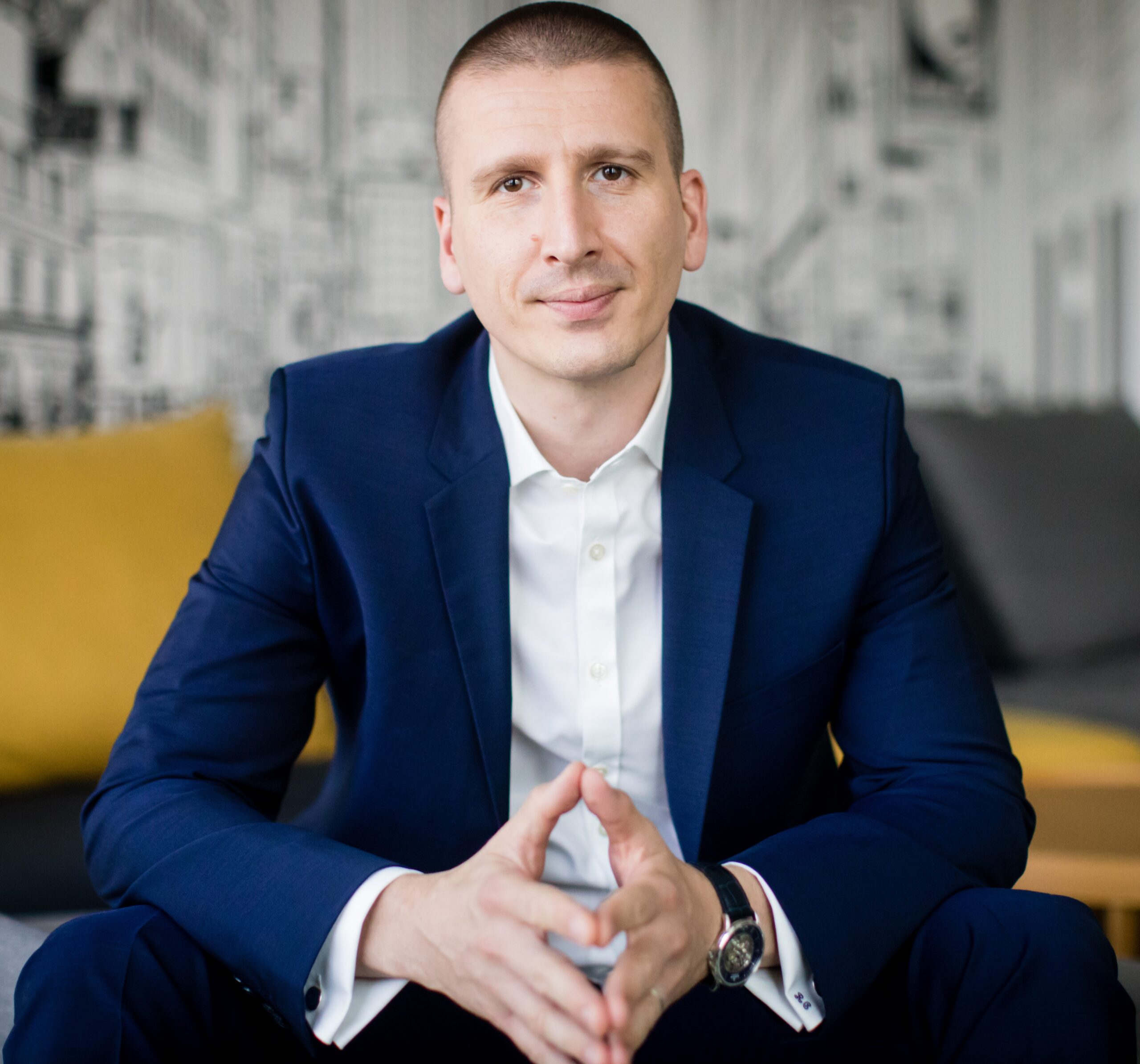 Radu Ciocoiu preia mandatul de CEO al Raiffeisen Leasing