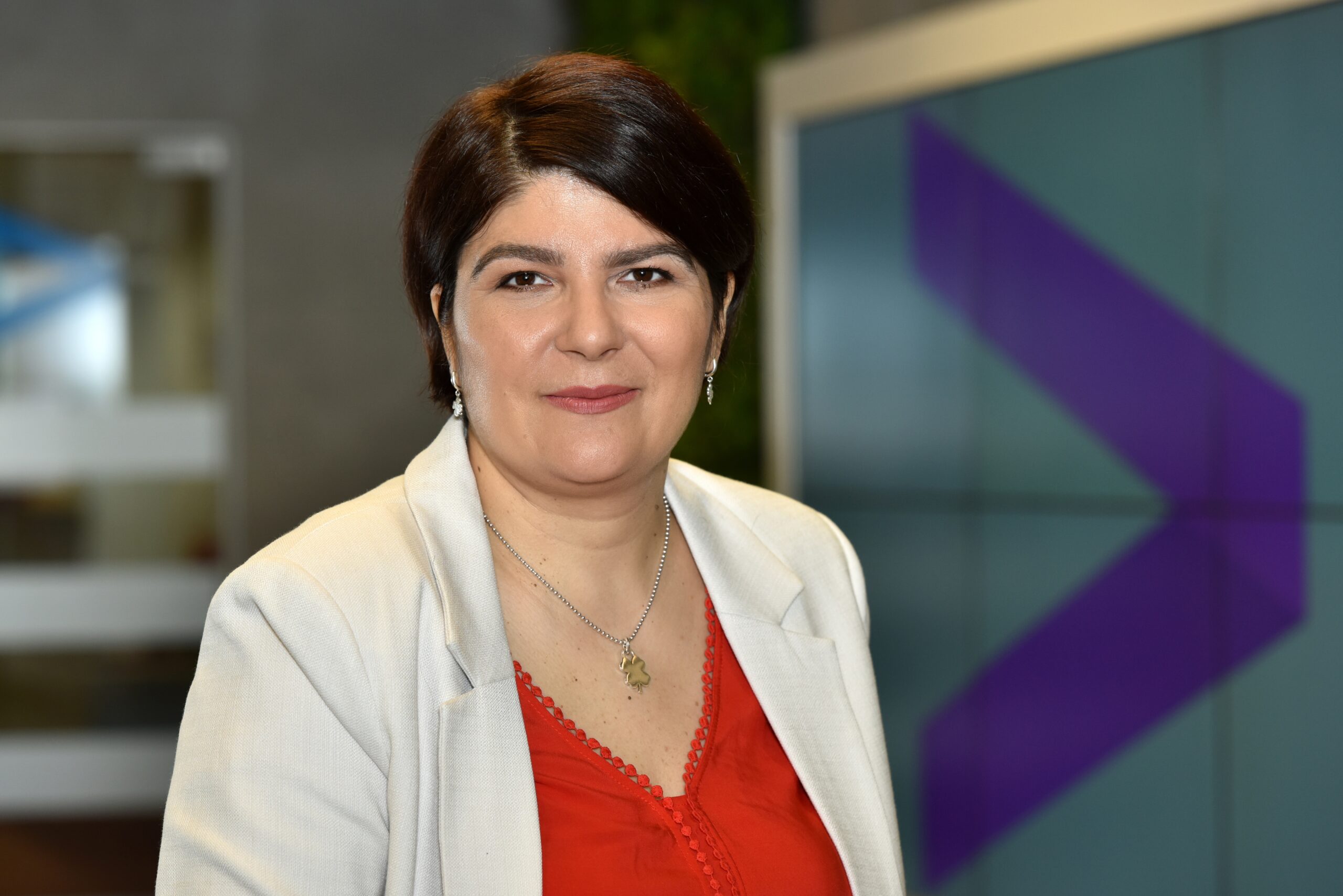 Accenture o numește pe Raluca Burghelea Country Managing Director pentru România Accenture o numește pe Raluca Burghelea Country Managing Director pentru România