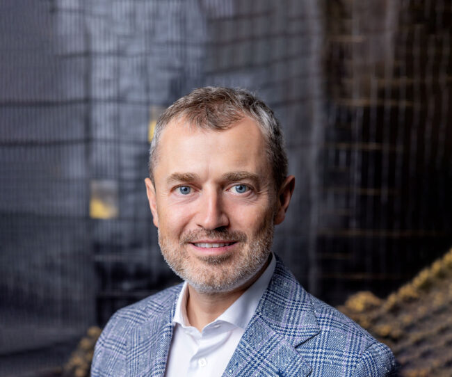 Victor Căpitanu: De la IPO-ul nostru, ne-am demonstrat în mod constant capacitatea de a fi competitivi cu succes pe trei segmente rezidențiale cheie – upper-medium, high-end și ultra-high-end