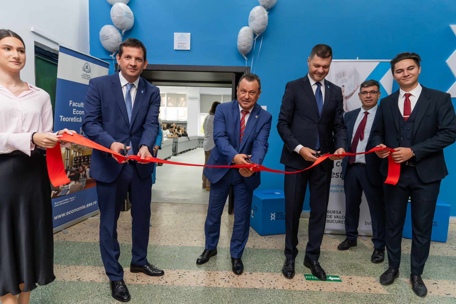 Academia de Studii Economice din Bucuresti si Bursa de Valori Bucuresti anunta finalizarea lucrarilor de renovare si inaugurarea unui amfiteatru modern in cladirea Virgil Madgearu