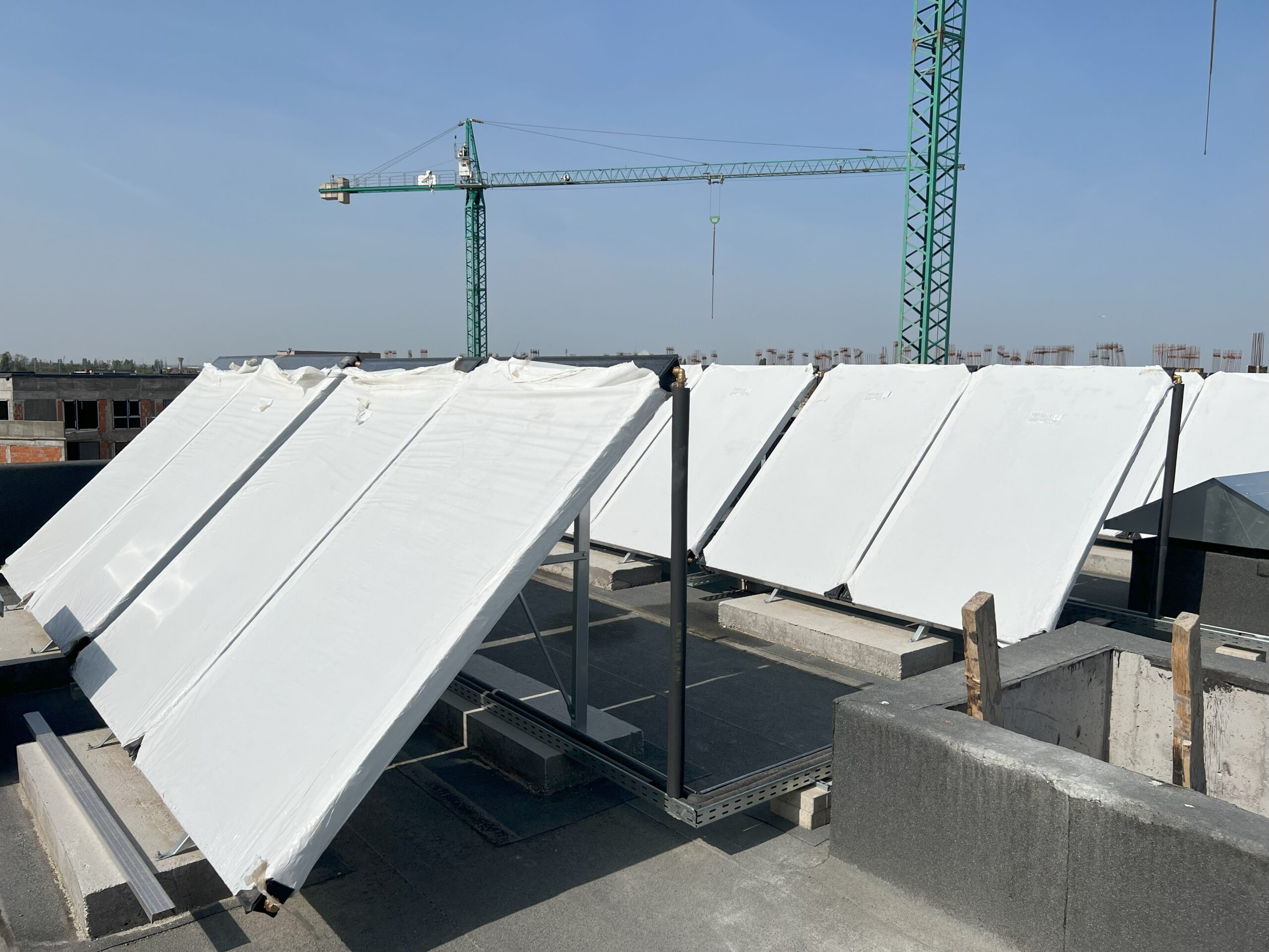 Atria Urban Resort a instalat 296 de panouri solare în Faza a III-a de dezvoltare, care contribuie la reducerea consumului de energie