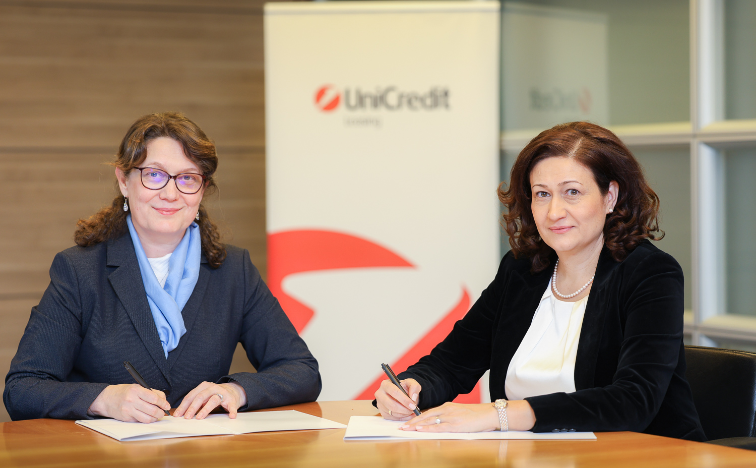 IFC în parteneriat cu UniCredit Leasing  impulsionează accesul la finanțare pentru combaterea crizei climatice, accelerând tranziția României către economia ecologică