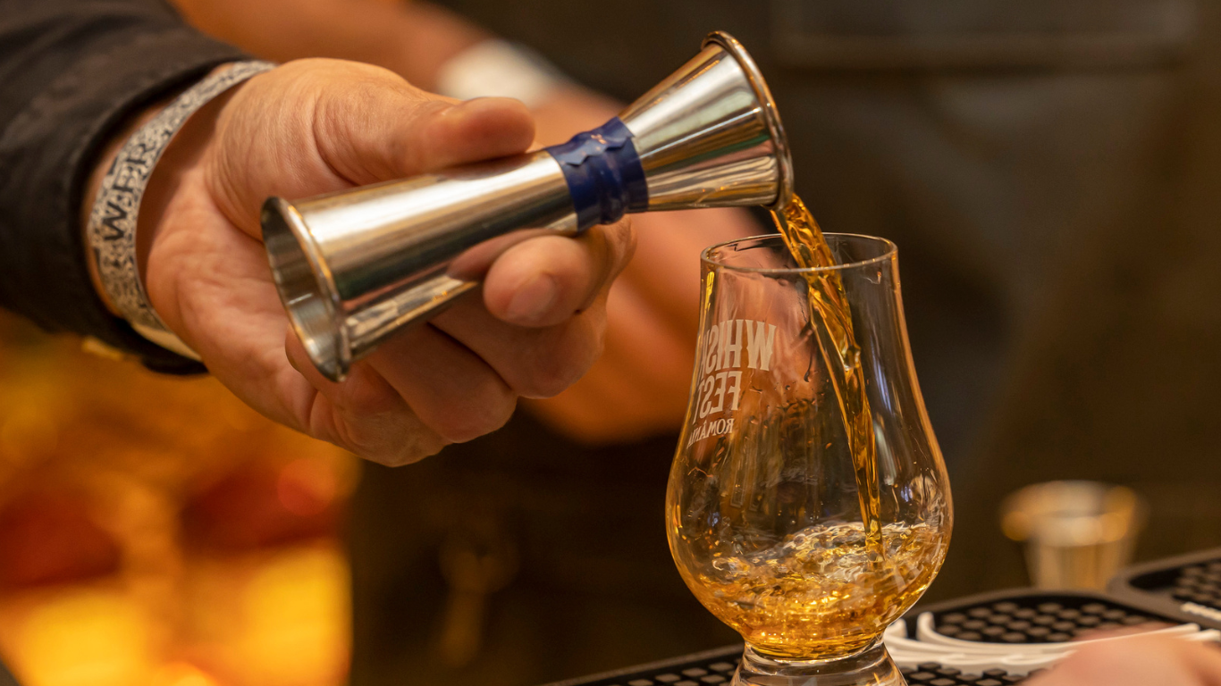 Whisky Fest România revine în această toamnă cu peste 200 de etichete internaționale și 15 masterclasses dedicate pasionaților de băuturi fine