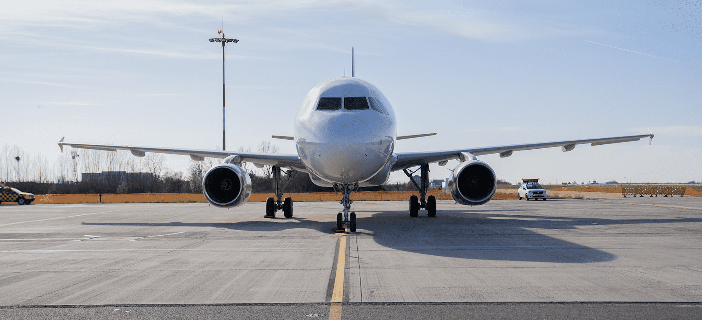 DAN AIR mută din decembrie toate operațiunile de pe Aeroportul din Brașov, pe Aeroportul din Bacău DAN AIR mută din decembrie toate operațiunile de pe Aeroportul din Brașov, pe Aeroportul din Bacău