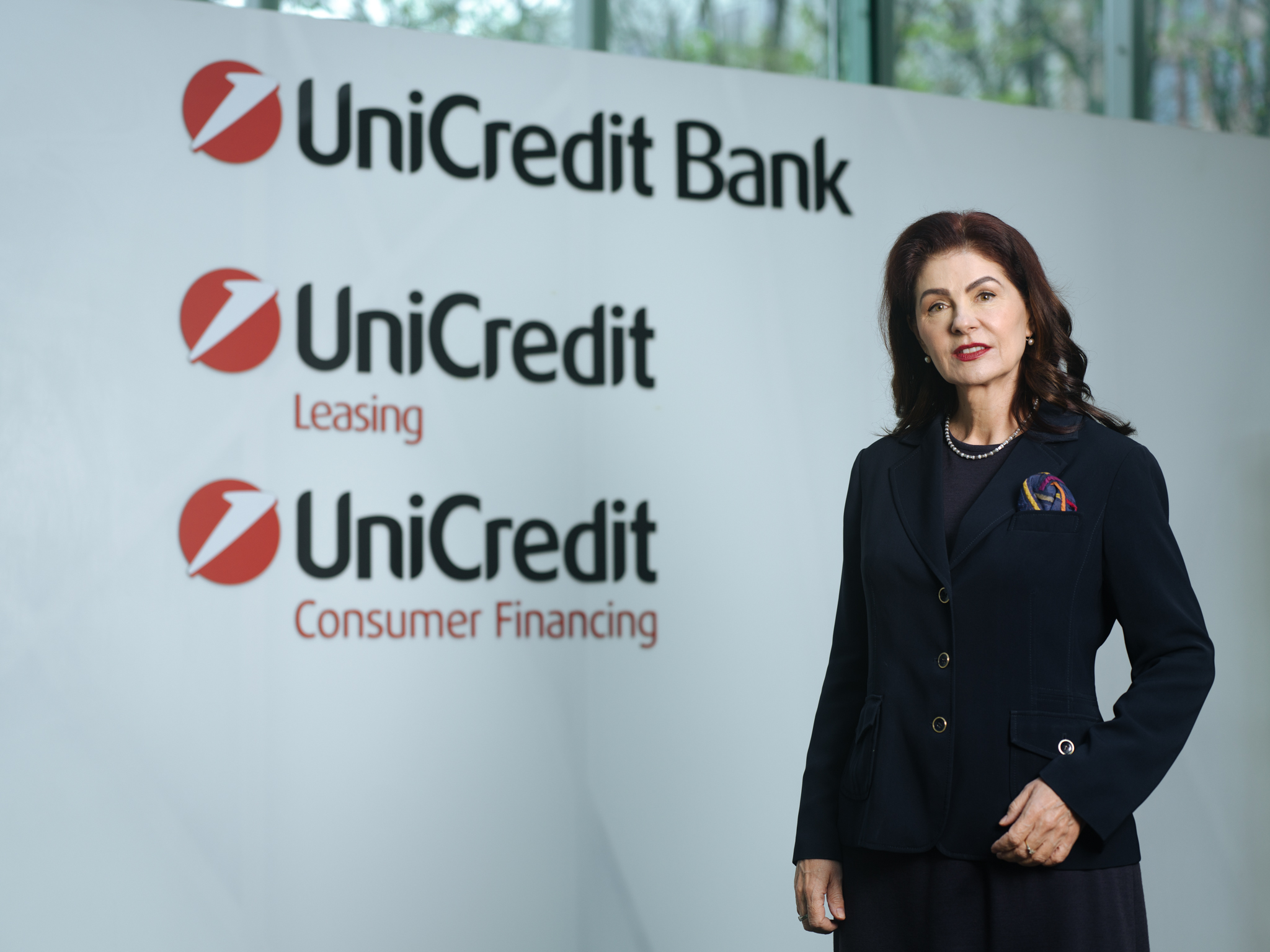 UniCredit Bank pune la dispoziția persoanelor fizice un flux 100% online prin care pot deveni clienți ai băncii, direct din aplicația Mobile Banking