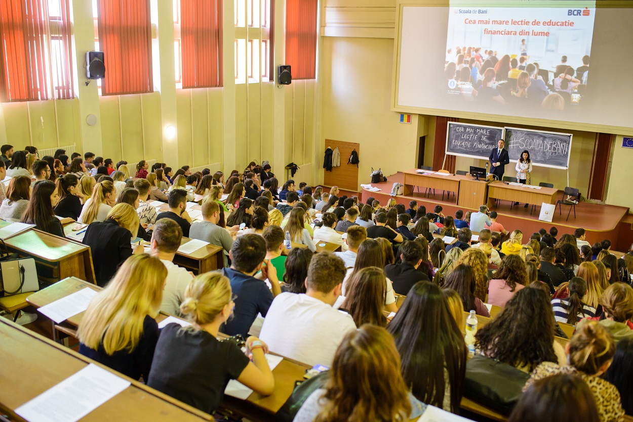 Banca Comercială Română depășește pragul de 1 milion de români educați financiar prin programele sale Banca Comercială Română depășește pragul de 1 milion de români educați financiar prin programele sale