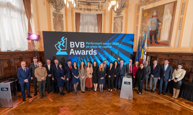 Bursa de Valori București a premiat performerii anului bursier 2023, în cadrul evenimentului anual care premiază excelența pe piața de capital din România Bursa de Valori București a premiat performerii anului bursier 2023, în cadrul evenimentului anual care premiază excelența pe piața de capital din România