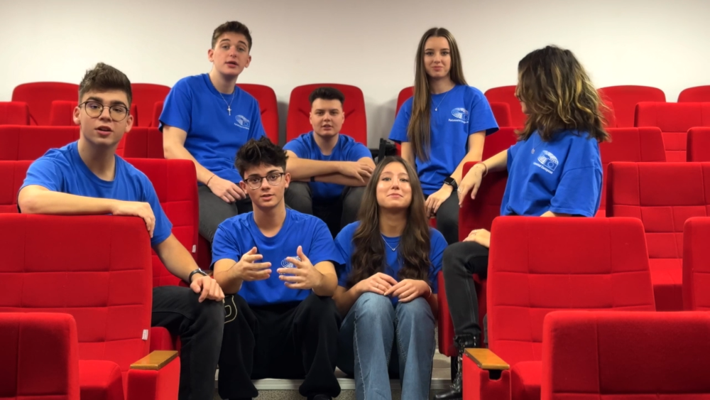 O echipă de la Liceul Teoretic Internațional de Informatică București câștigă concursul ImagineEU organizat de Comisia Europeană!