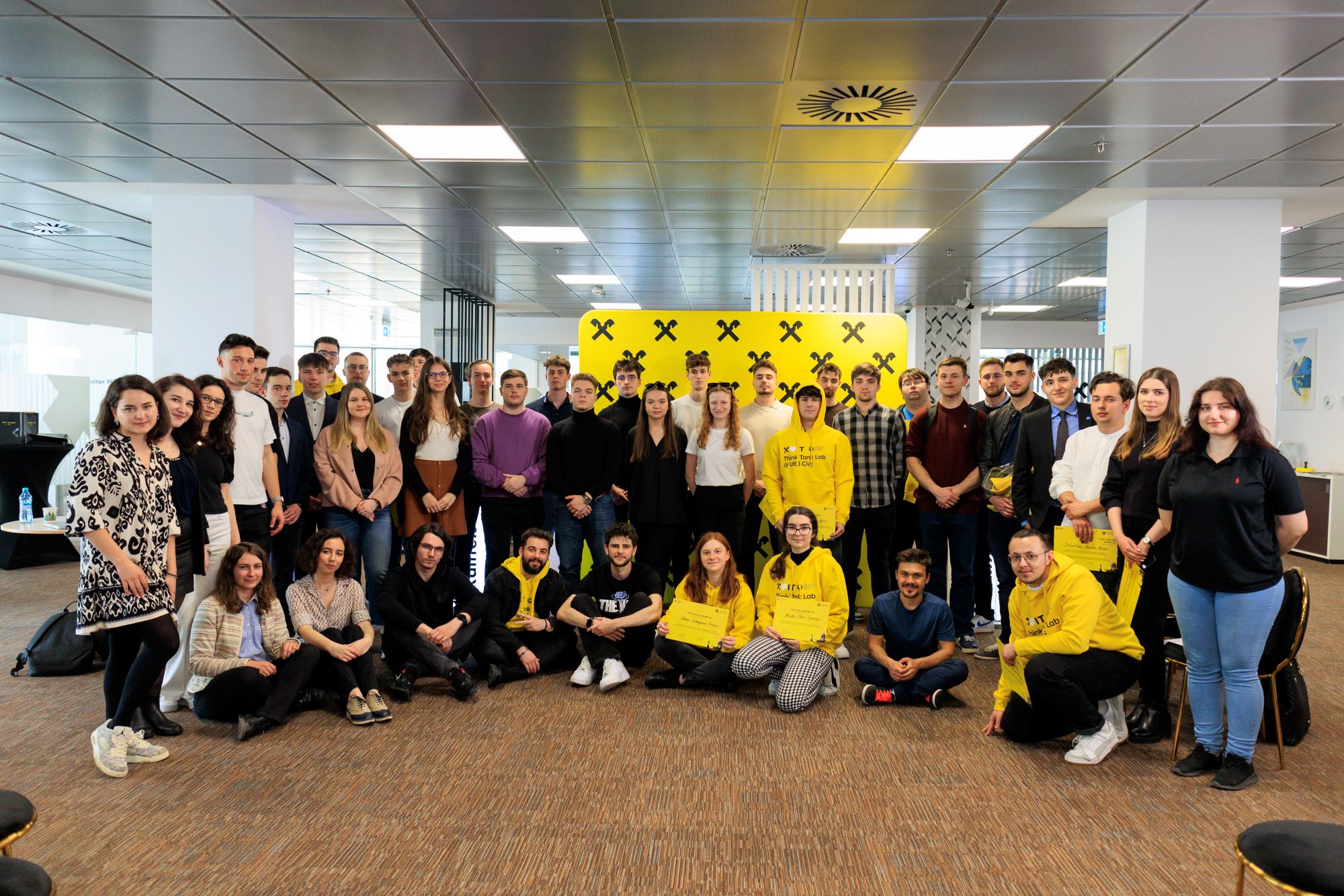 Raiffeisen Bank România și Universitatea Babeș—Bolyai anunță câștigătorii primei ediții a programului de mentorat Think Tank Lab Raiffeisen Bank România și Universitatea Babeș—Bolyai anunță câștigătorii primei ediții a programului de mentorat Think Tank Lab