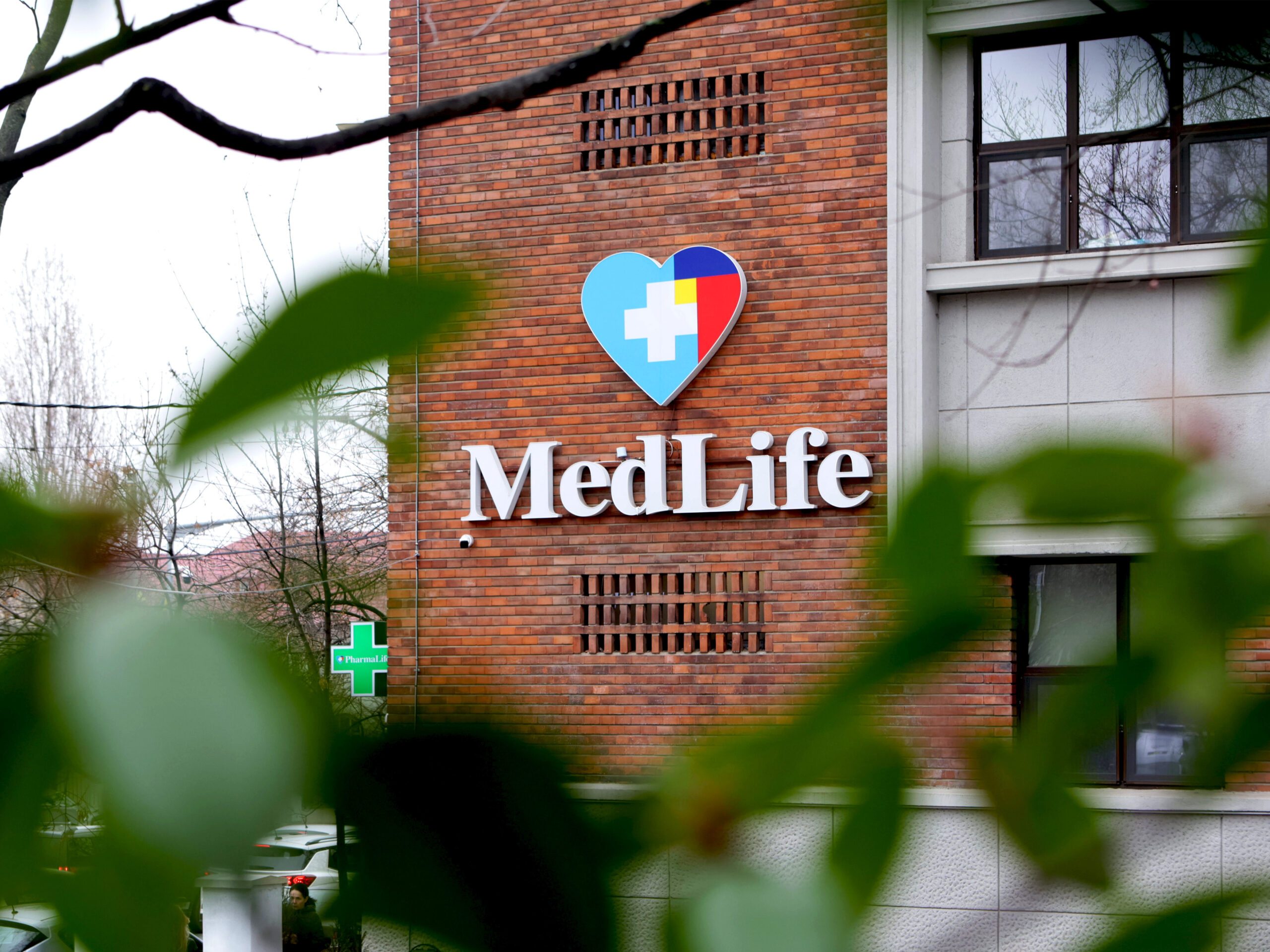 MedLife anunță o creștere de 22% a cifrei de afaceri consolidată pro forma în primul trimestru al acestui an, concomitent cu o creștere robustă a marjelor