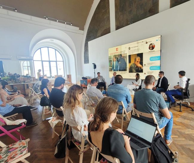 Sfaturile bancherilor de la ING pentru prevenirea fraudelor online. Social media, canal predilect de propagare a deepfake