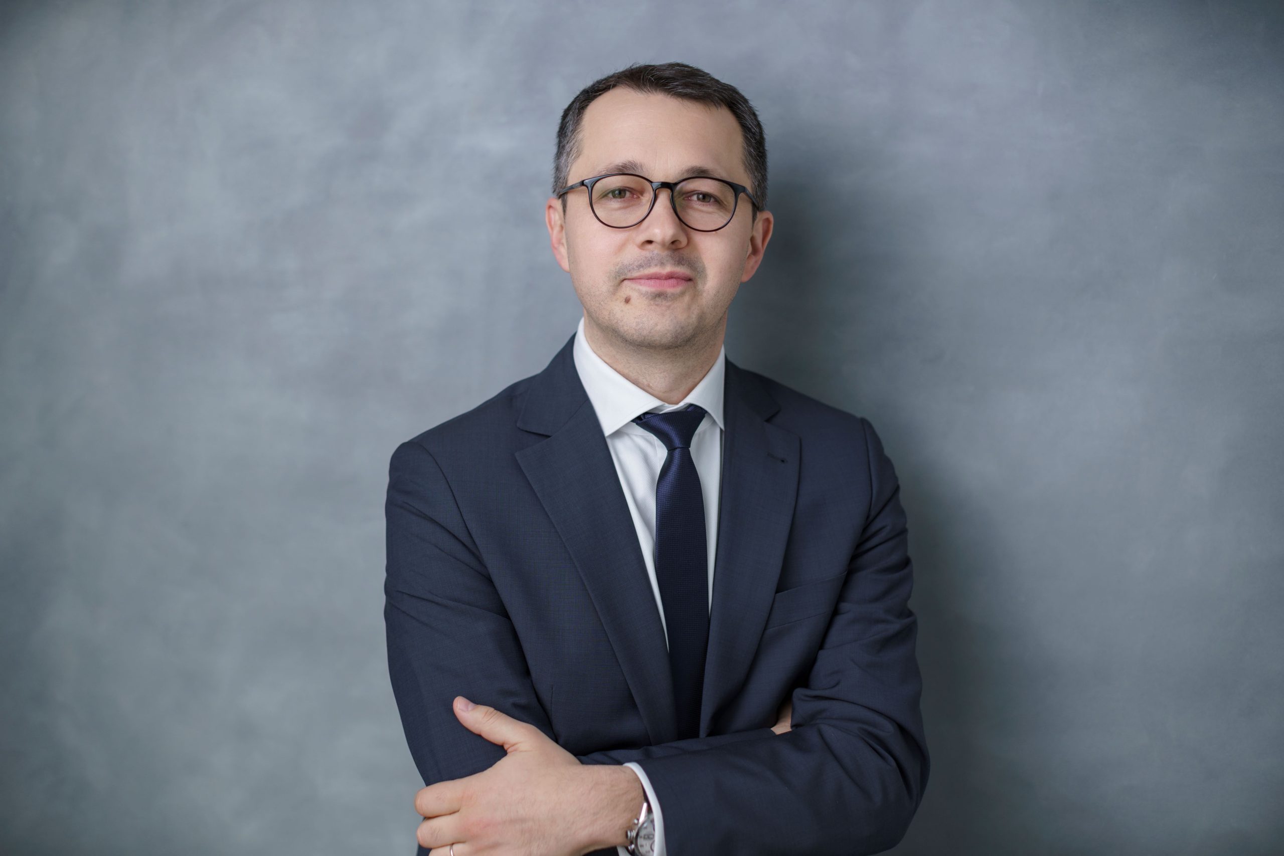 Raport PwC: Industria de media și divertisment din România va crește cu 2,5% în 2024, la 4,43 miliarde euro Raport PwC: Industria de media și divertisment din România va crește cu 2,5% în 2024, la 4,43 miliarde euro