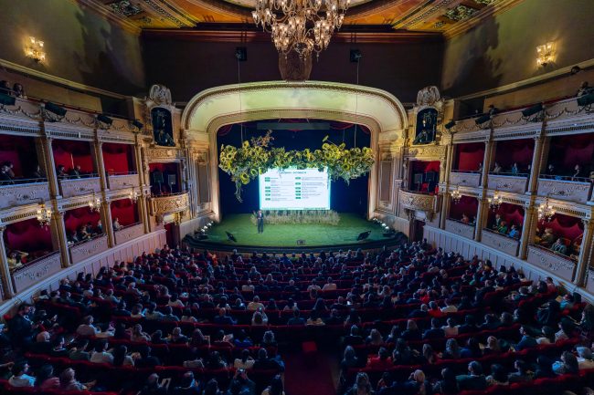 1.3 milioane de vizualizări online și peste 1500 de participanți offline în primele două zile de Climate Change Summit 1.3 milioane de vizualizări online și peste 1500 de participanți offline în primele două zile de Climate Change Summit