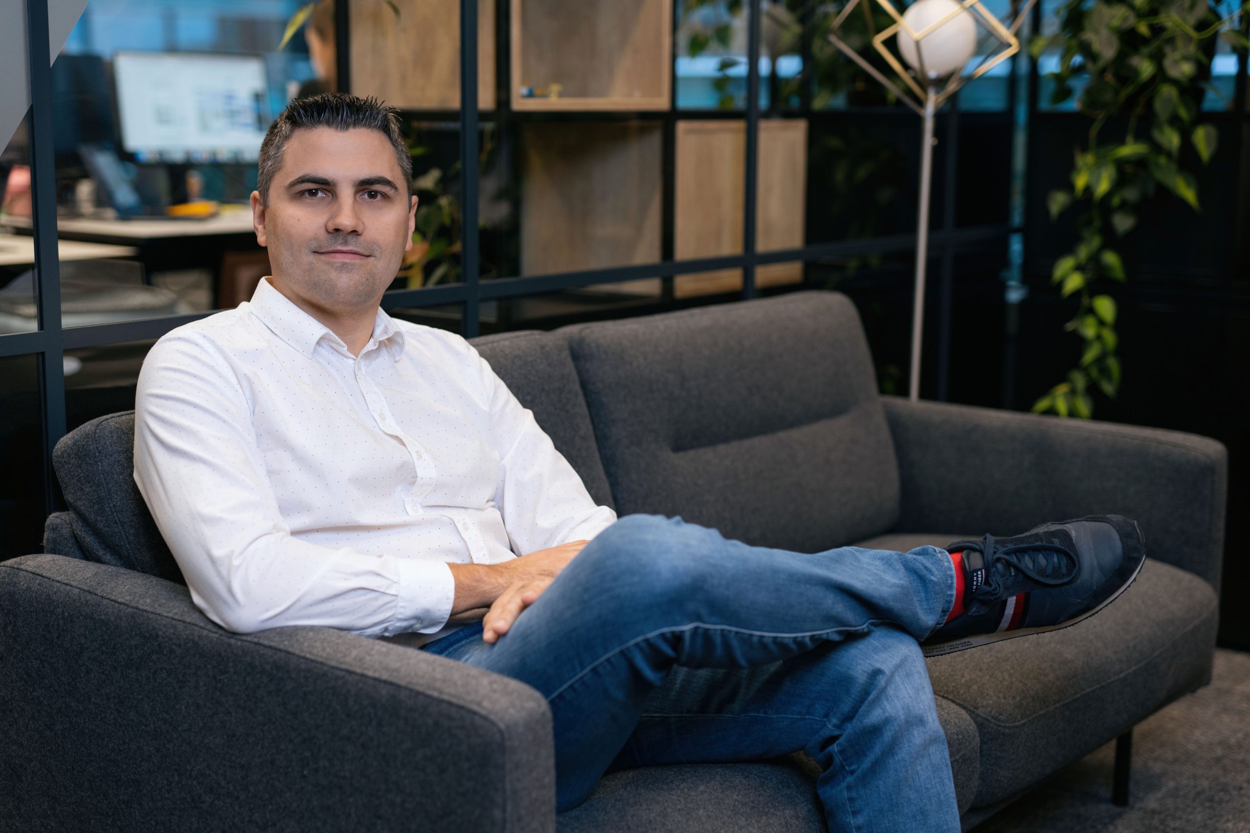 Revolut pune la dispoziția clienților români 9.000 de active (acțiuni, ETF-uri, obligațiuni corporate și guvernamentale) pentru a investi în 2025 Revolut pune la dispoziția clienților români 9.000 de active (acțiuni, ETF-uri, obligațiuni corporate și guvernamentale) pentru a investi în 2025